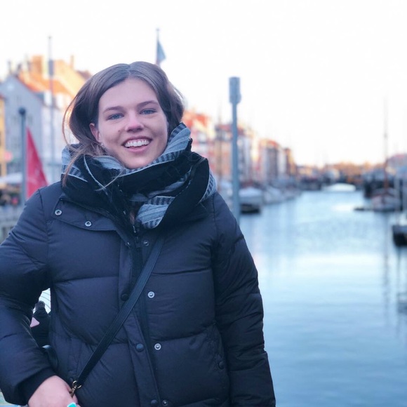 Meet your Posher, Ali - Picture 1 of 1